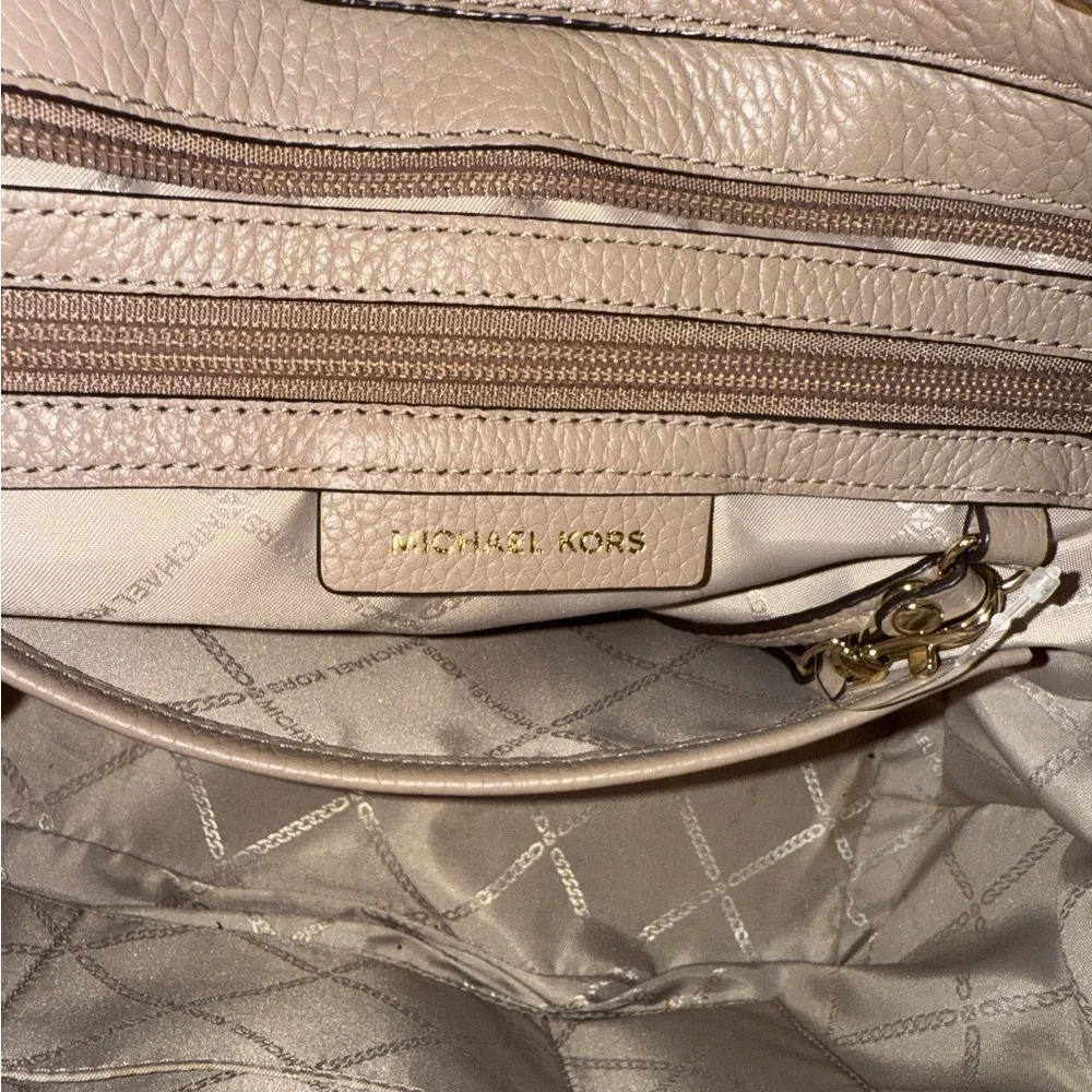 Michael Kors Bedford Leather Tote - Picture 6 of 6